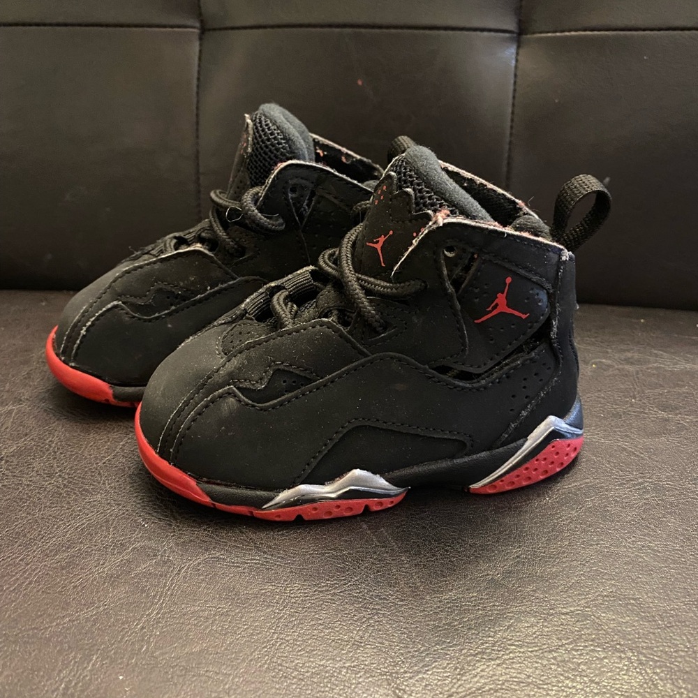 Kids Nike Jordan Trie Flight Black and Red size 5c